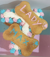 Load image into Gallery viewer, Wendy's Frosted Number 7 shape Cake for Dogs & Cats - Personalised