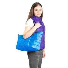Load image into Gallery viewer, AiryVest Lightweight pet carrier for up to 9kg
