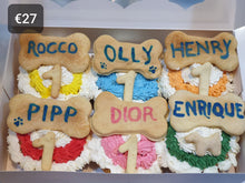 Load image into Gallery viewer, Wendy's Box of 6 Frosted  Cupcakes for Dogs