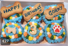 Load image into Gallery viewer, Wendy's Box of 6 Frosted  Cupcakes for Dogs