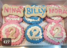 Load image into Gallery viewer, Wendy's Box of 6 Frosted  Cupcakes for Dogs