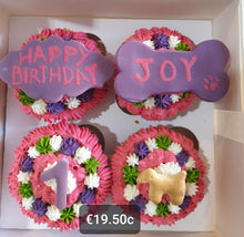 Load image into Gallery viewer, Wendy's Box of 4 Frosted  Cupcakes for Dogs