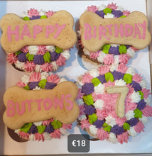 Load image into Gallery viewer, Wendy's Box of 4 Frosted  Cupcakes for Dogs
