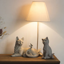 Load image into Gallery viewer, Happy House Cat with Butterfly Beige Lamp
