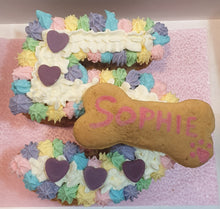 Load image into Gallery viewer, Wendy&#39;s Frosted Number 5 shape Cake for Dogs &amp; Cats - Personalised
