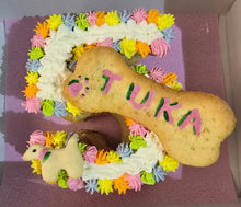 Load image into Gallery viewer, Wendy&#39;s Frosted Number 5 shape Cake for Dogs &amp; Cats - Personalised
