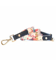 Load image into Gallery viewer, MILK AND PEPPER Flora Fleuri Fond Rose Collar and Leash
