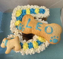 Load image into Gallery viewer, Wendy&#39;s Frosted Number 5 shape Cake for Dogs &amp; Cats - Personalised

